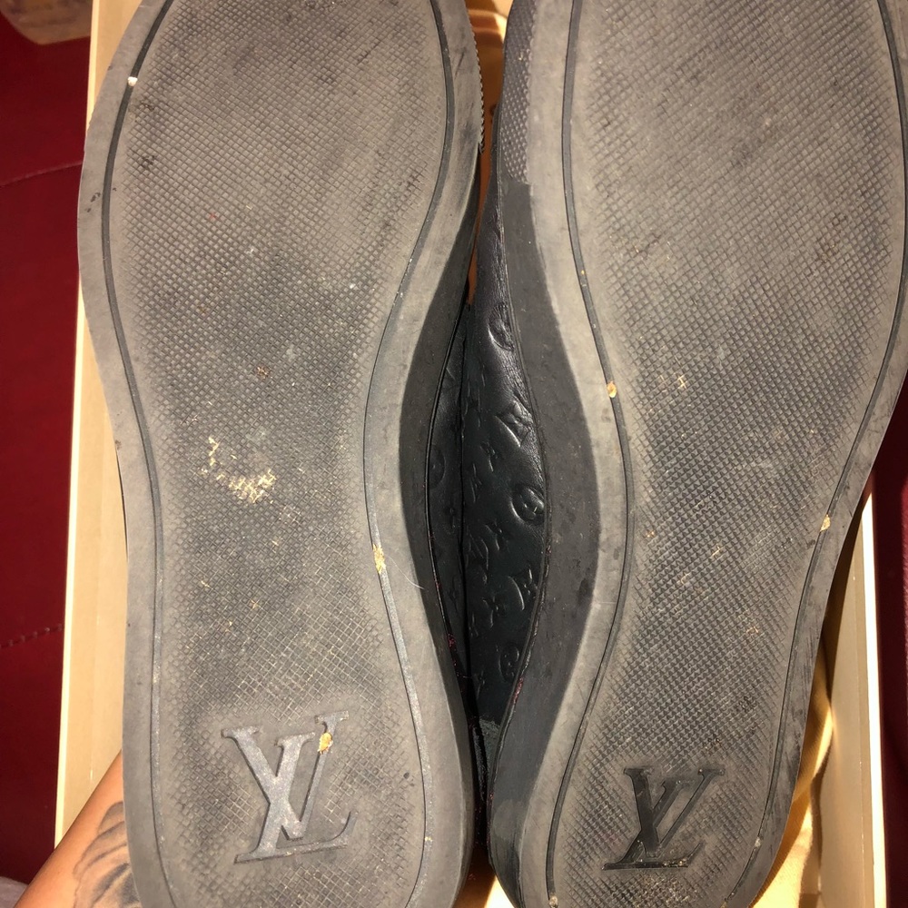 LOUIS VUITTON Monogram Embossed Calfskin - Picture 3 of 8